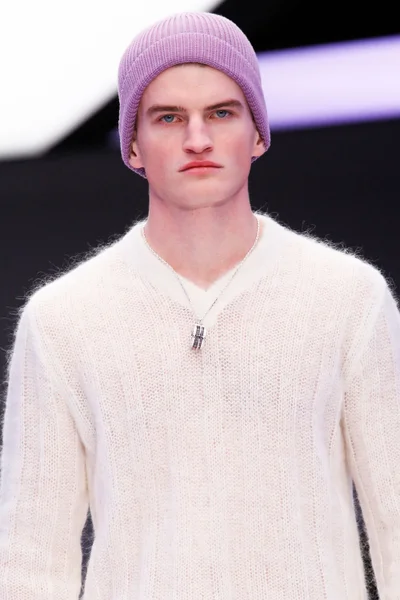 Look 29
